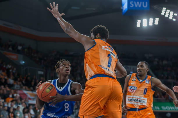 因伤缺阵 因伤缺阵