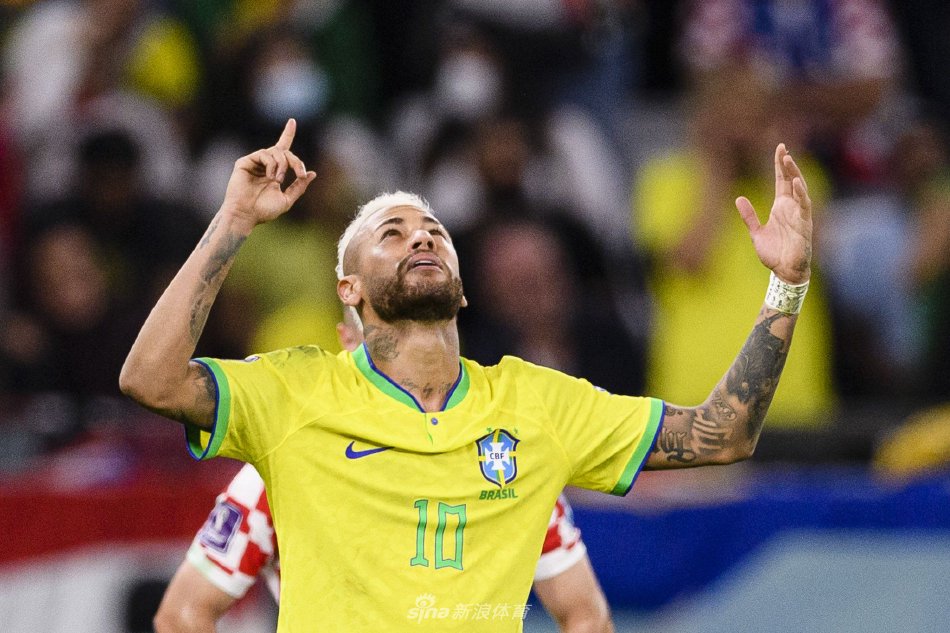 一脚低射破 一脚低射破